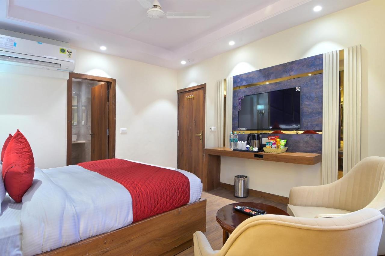 The Saina International Delhi - By La Exito Hotels New Delhi Eksteriør billede